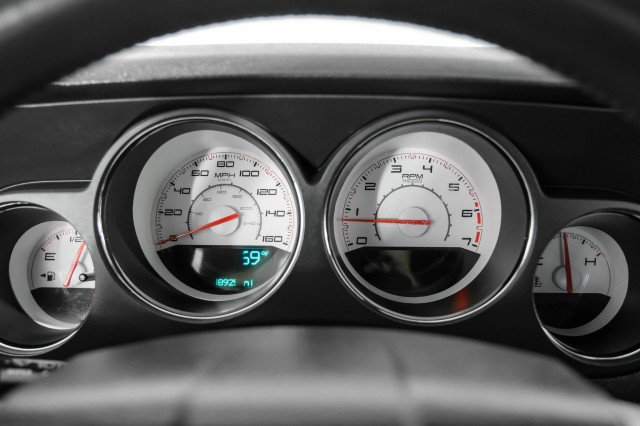 Used 2014 Dodge Challenger R/T image 15