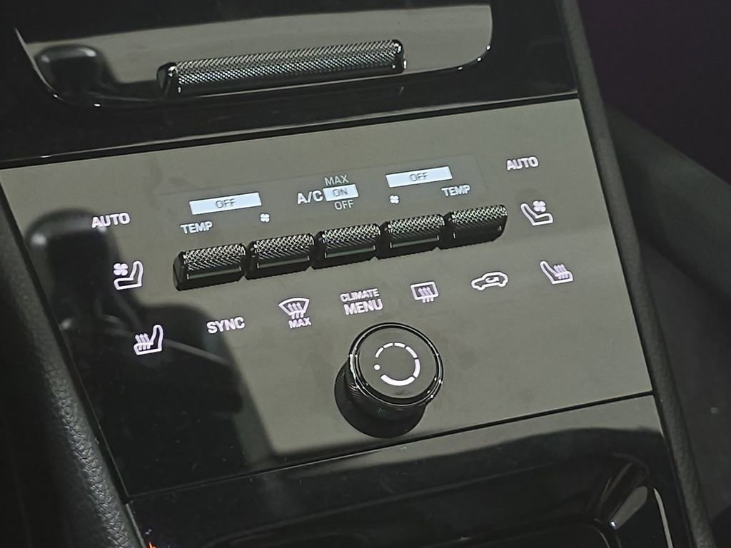 Used 2024 Porsche Cayenne image 21