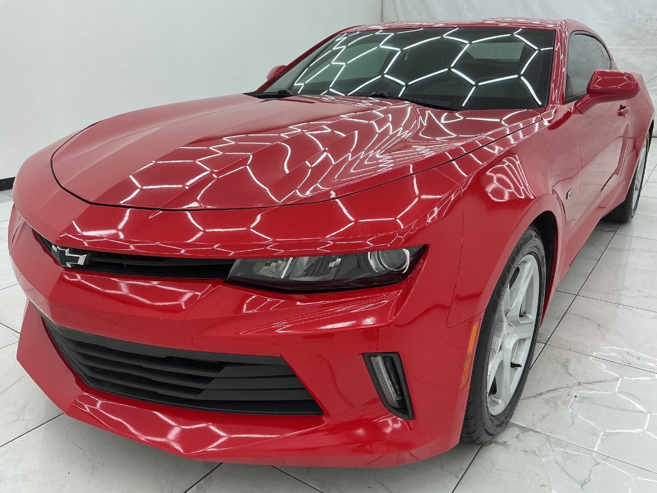 Used 2018 Chevrolet Camaro LT RWD image 1