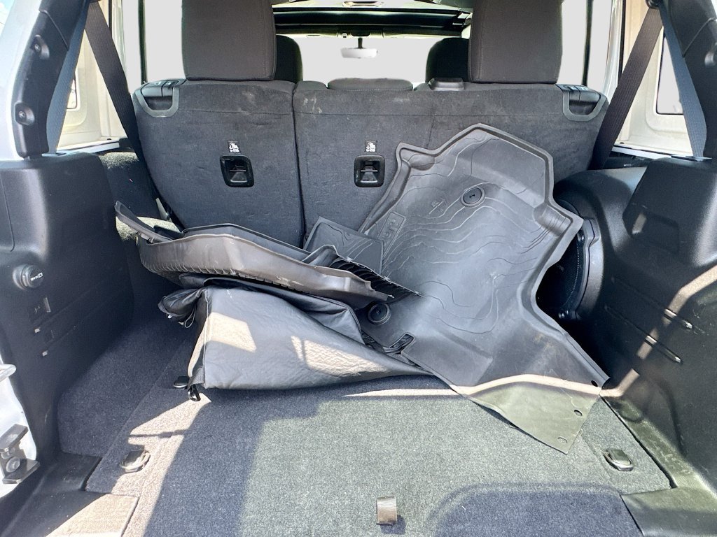 Certified 2022 Jeep Wrangler Unlimited Sport w/ Sun And Sound Package AWD/4WD image 30