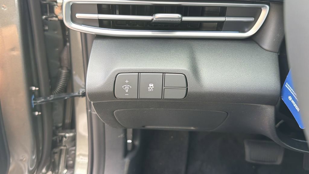 New 2026 Hyundai Elantra Limited image 32