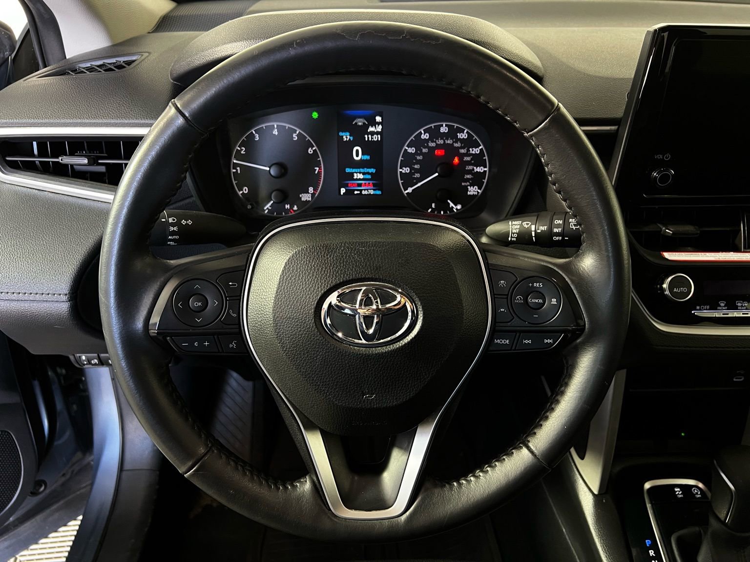 Used 2024 Toyota Corolla Cross LE image 9