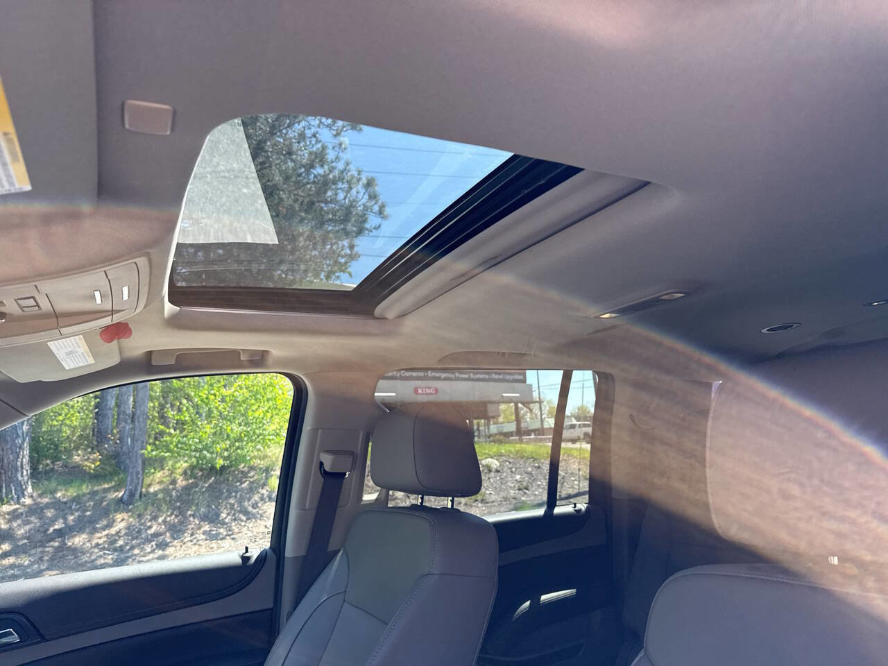 Used 2018 Chevrolet Suburban LT w/ LT Signature Package AWD/4WD image 11