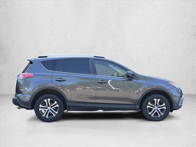 Used 2016 Toyota RAV4 LE AWD/4WD image 4