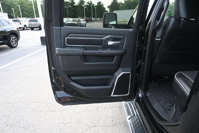 Used 2025 RAM 2500 Laramie AWD/4WD image 25