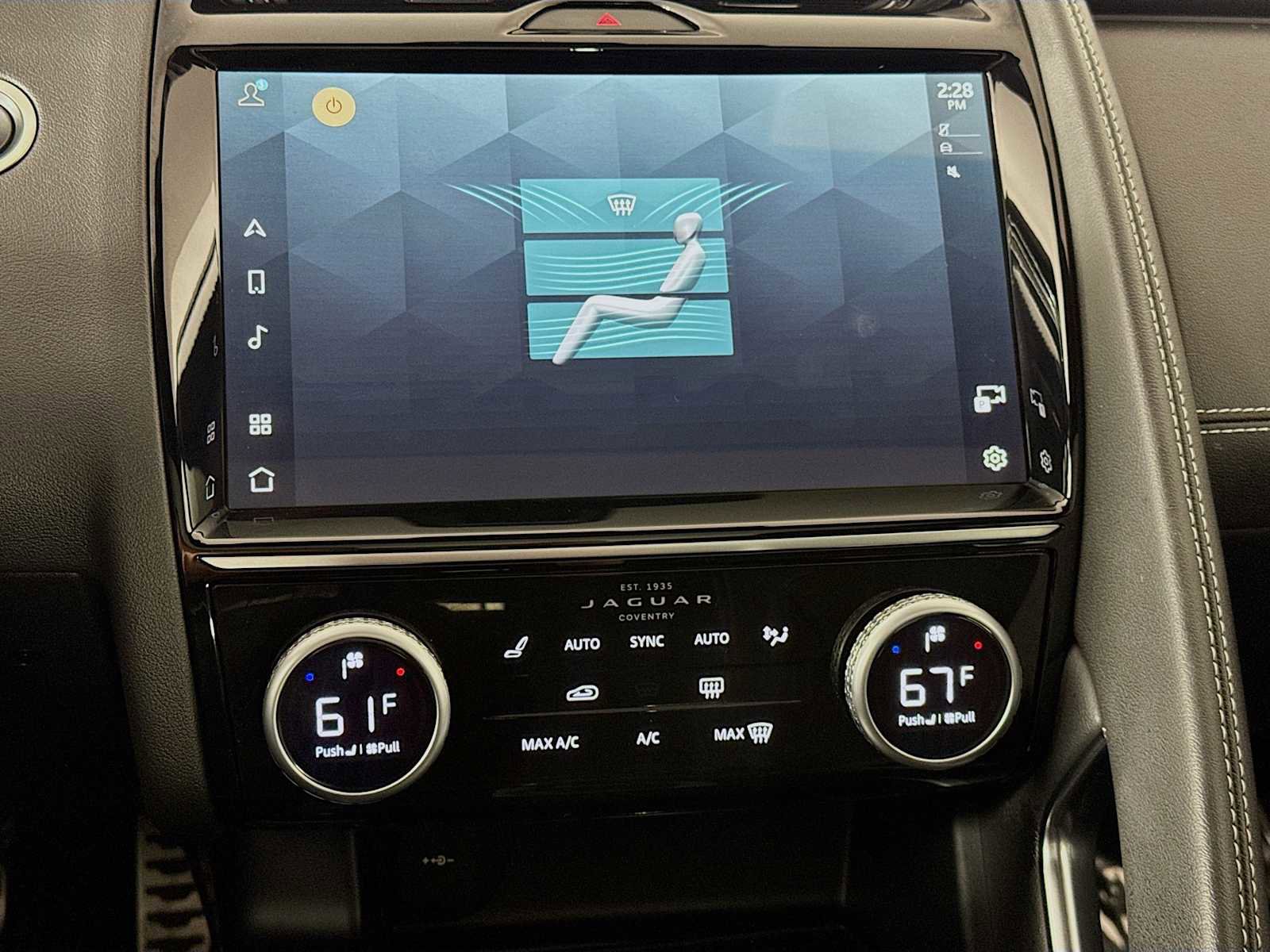 Used 2024 Jaguar E-PACE R-Dynamic SE image 17