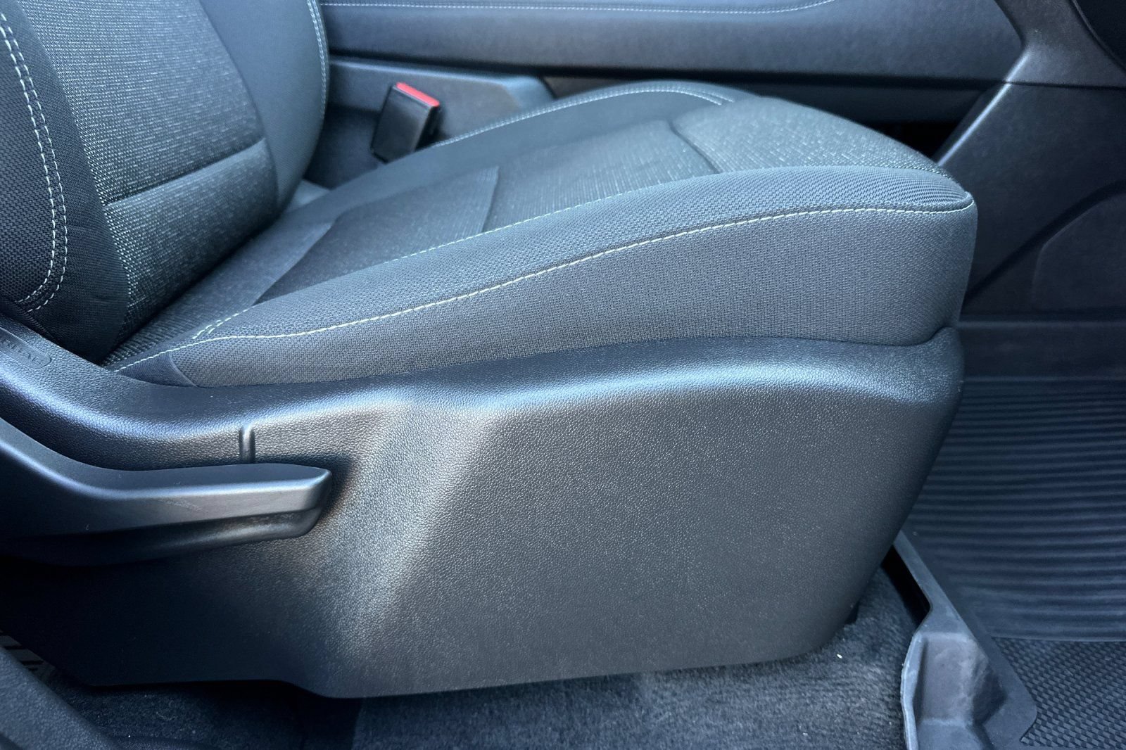 Certified 2025 Chevrolet Traverse LT w/ LPO, Floor Liner Package FWD image 24
