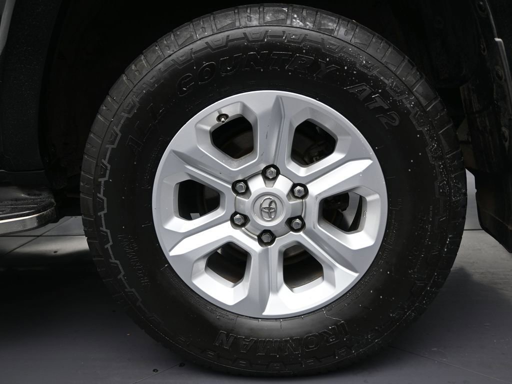 Used 2021 Toyota 4Runner SR5 Premium image 9