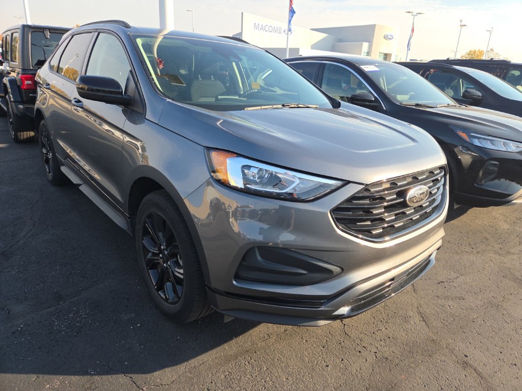 Used 2024 Ford Edge SE w/ Black Appearance Package AWD/4WD image 1