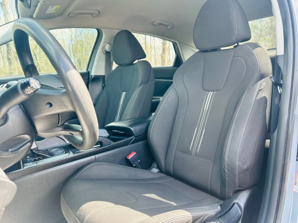 Used 2021 Hyundai Elantra SEL w/ Cargo Package image 19