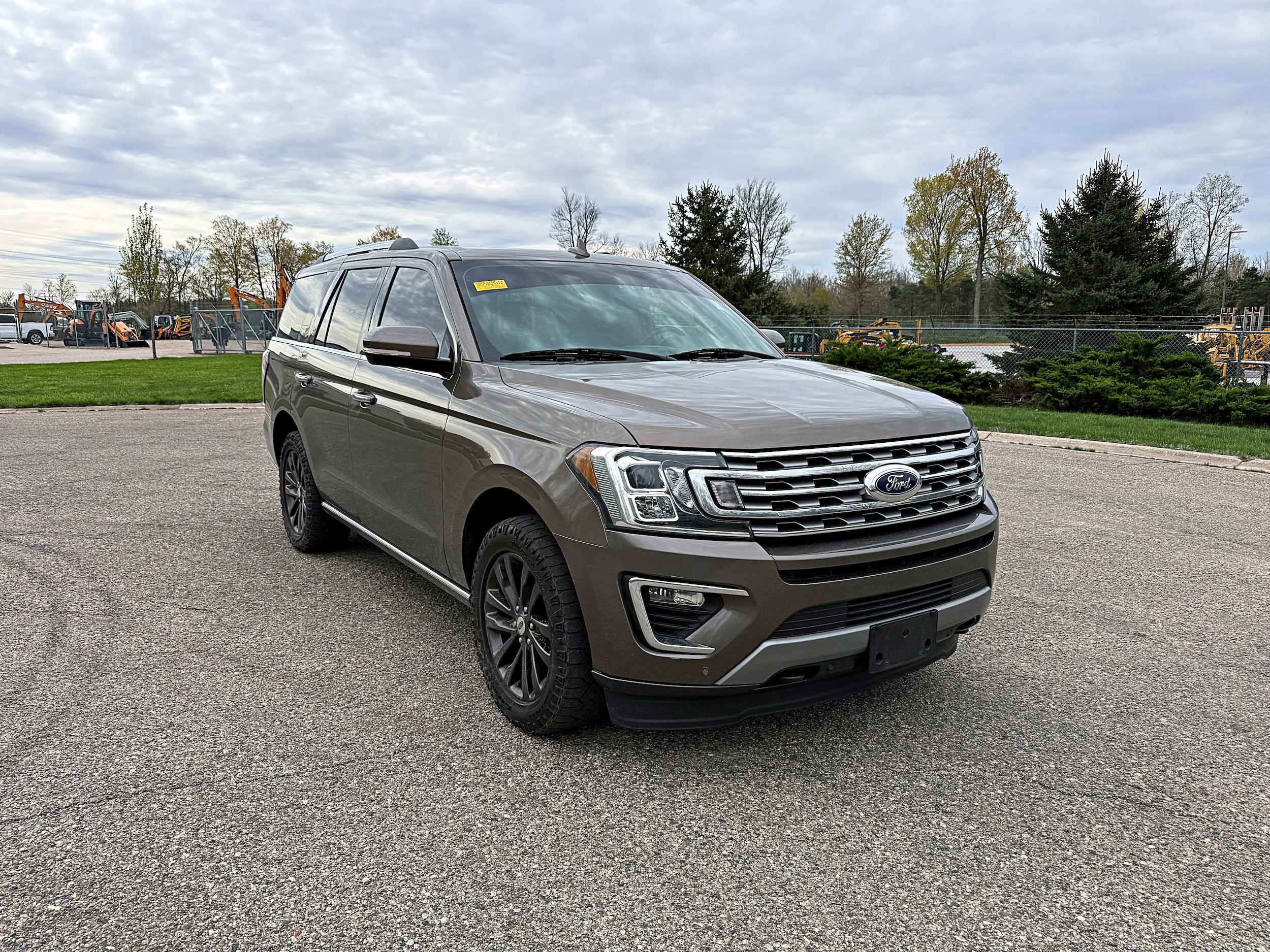 Used 2019 Ford Expedition Limited AWD/4WD image 3