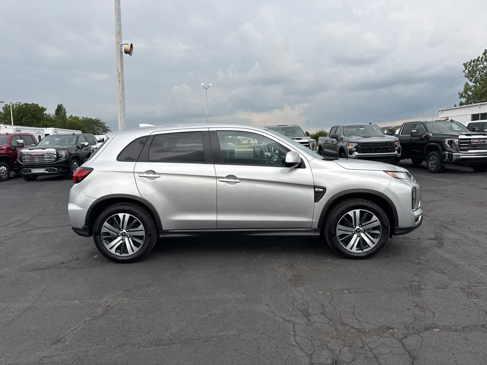 Used 2024 Mitsubishi Outlander Sport ES AWD/4WD image 6