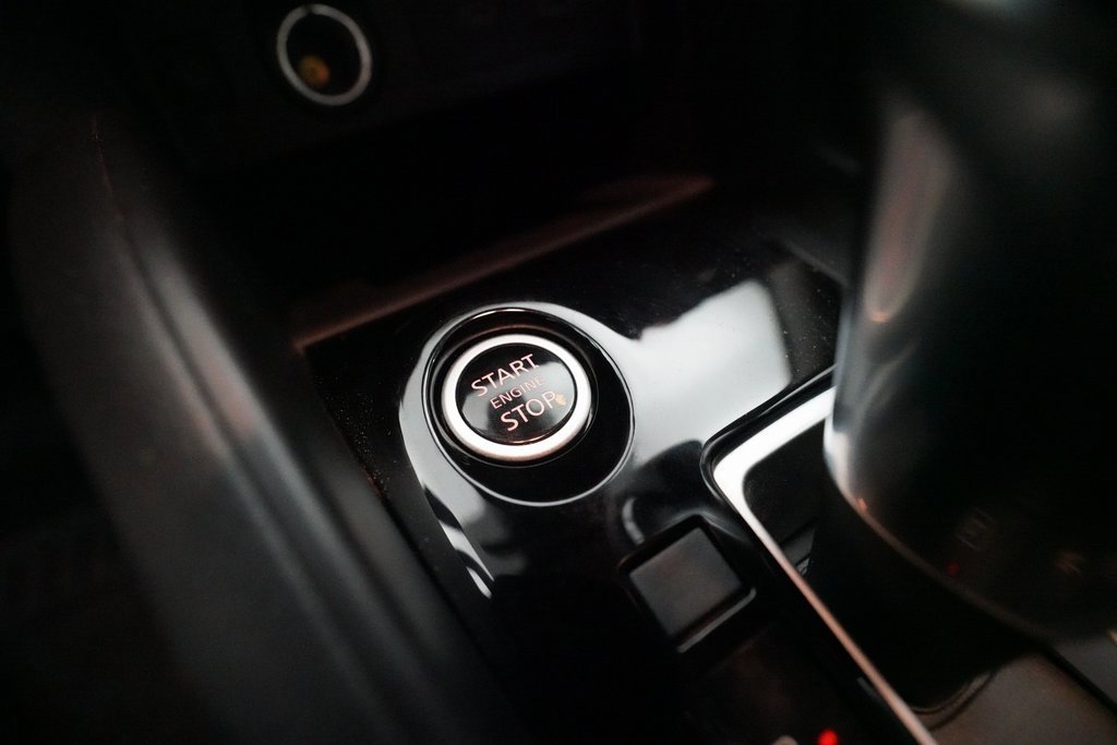 Certified 2024 Nissan Versa SR w/ Trunk Package image 31