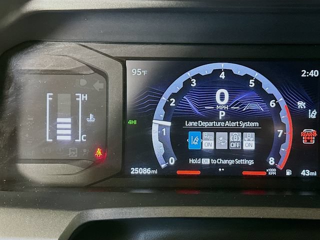 Certified 2025 Toyota 4Runner SR5 AWD/4WD image 16
