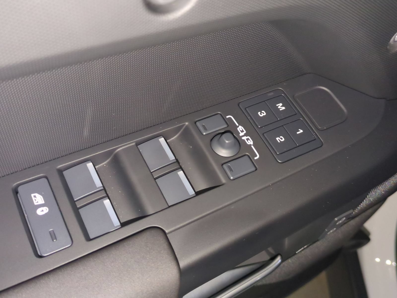 New 2026 Land Rover Defender 110 S AWD/4WD image 12