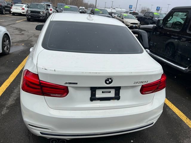 Used 2018 BMW 330i xDrive Sedan w/ Convenience Package image 5