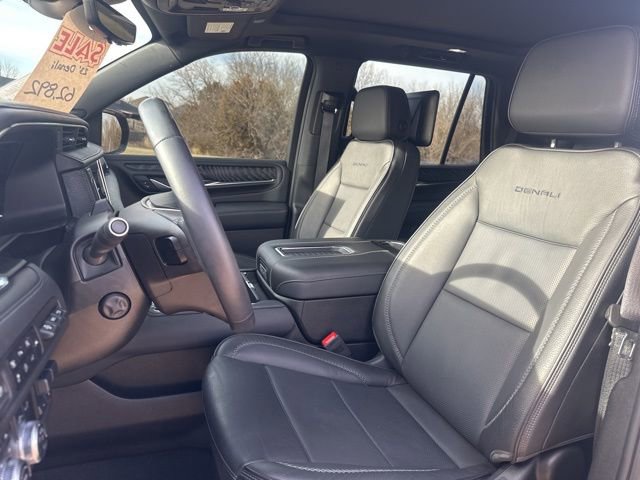 Used 2023 GMC Yukon Denali w/ Denali Reserve Package image 15