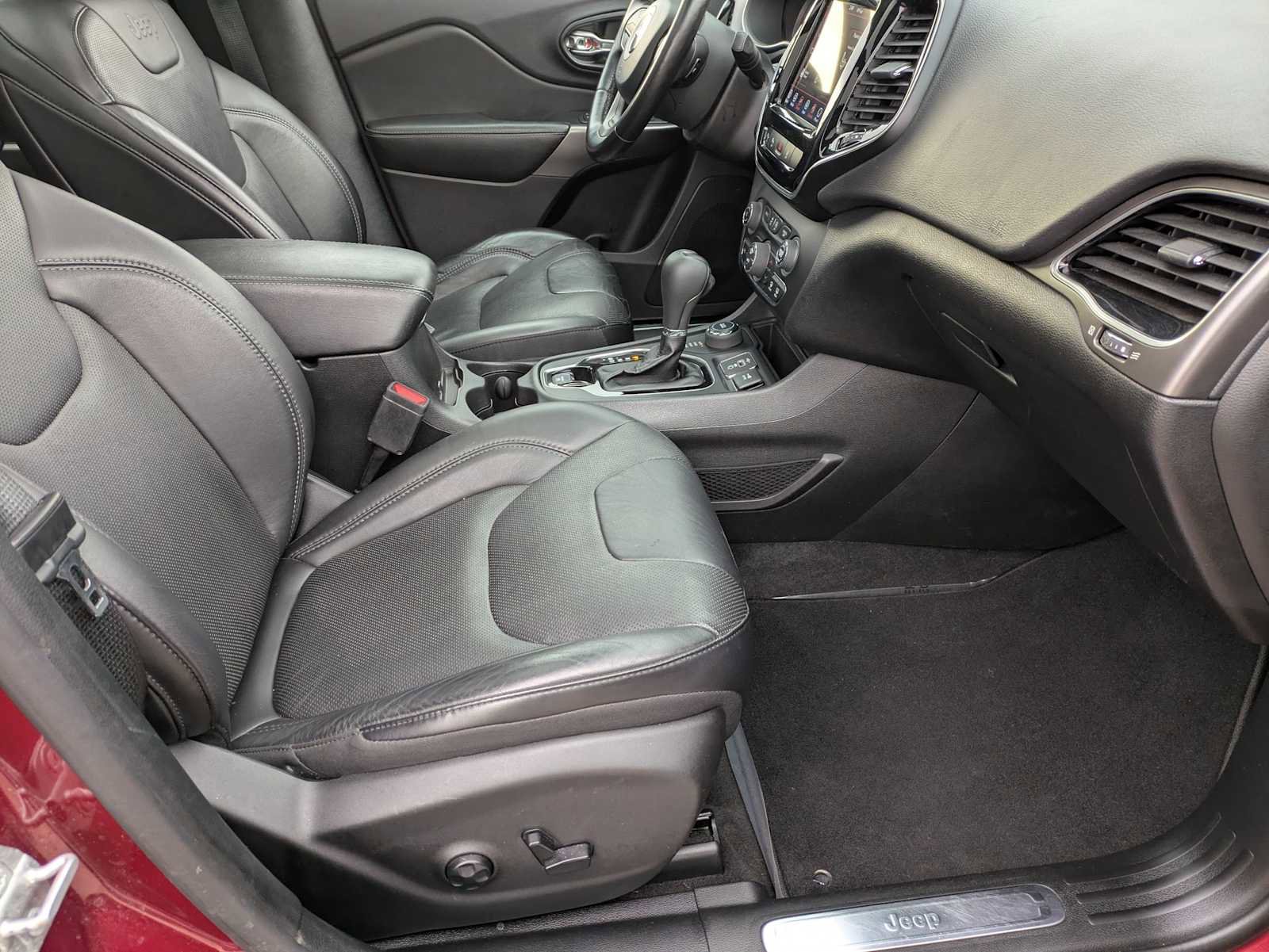 Used 2021 Jeep Cherokee Limited image 22