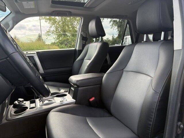 Used 2024 Toyota 4Runner SR5 Premium w/ Moonroof Package AWD/4WD image 5