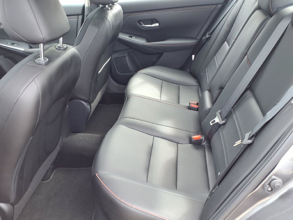 Used 2025 Nissan Sentra SR w/ SR Premium Package FWD image 15