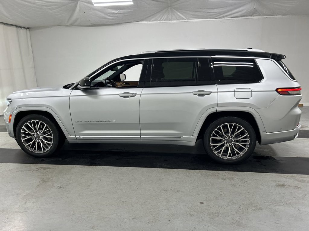 Used 2023 Jeep Grand Cherokee L Summit AWD/4WD image 6