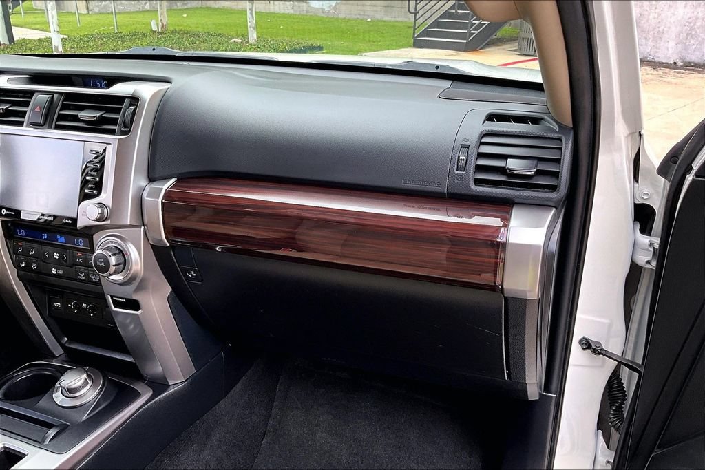 Used 2022 Toyota 4Runner Limited AWD/4WD image 23