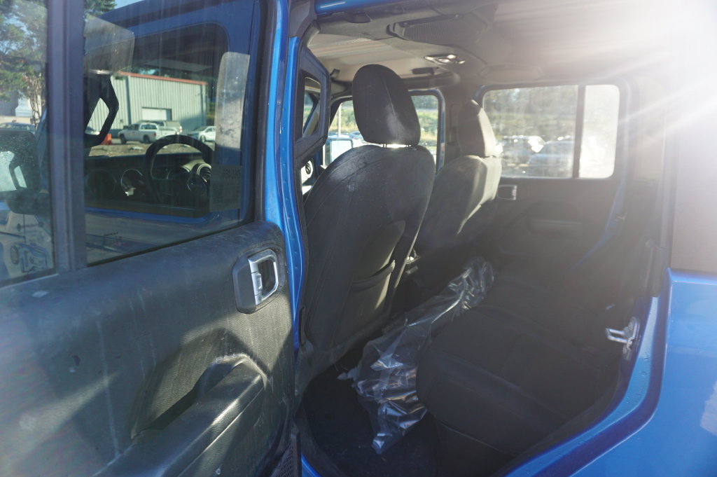 Used 2023 Jeep Gladiator Sport AWD/4WD image 14