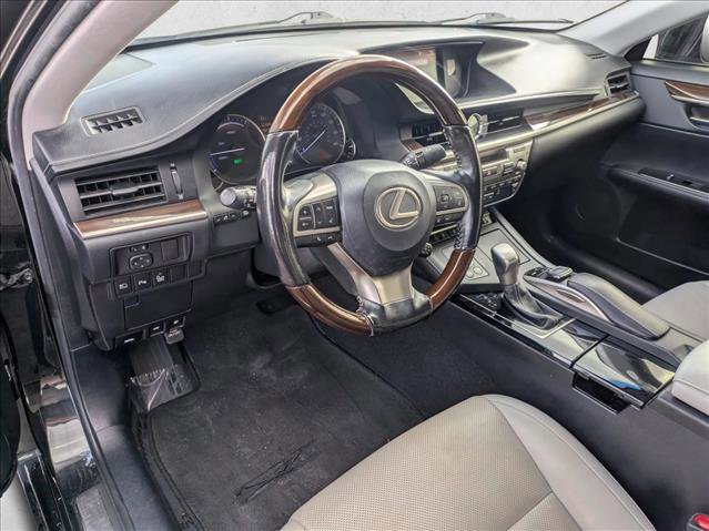 Used 2017 Lexus ES 300h w/ Navigation System Package image 9