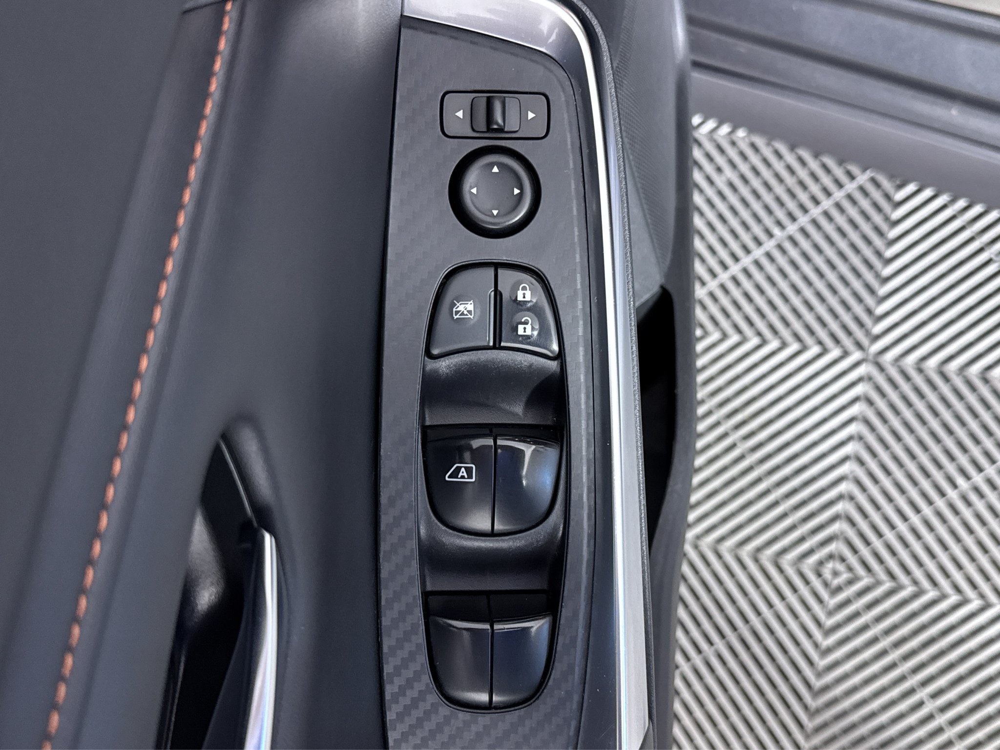 Used 2020 Nissan Sentra SR w/ Electronics Package FWD image 22