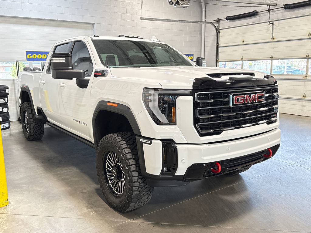 Used 2025 GMC Sierra 3500 AT4 w/ AT4 Premium Plus Package image 3