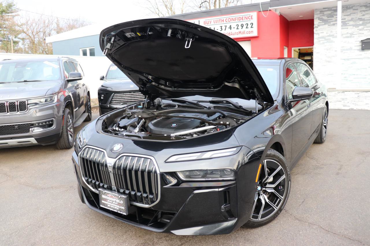 Used 2024 BMW 740i xDrive AWD/4WD image 70