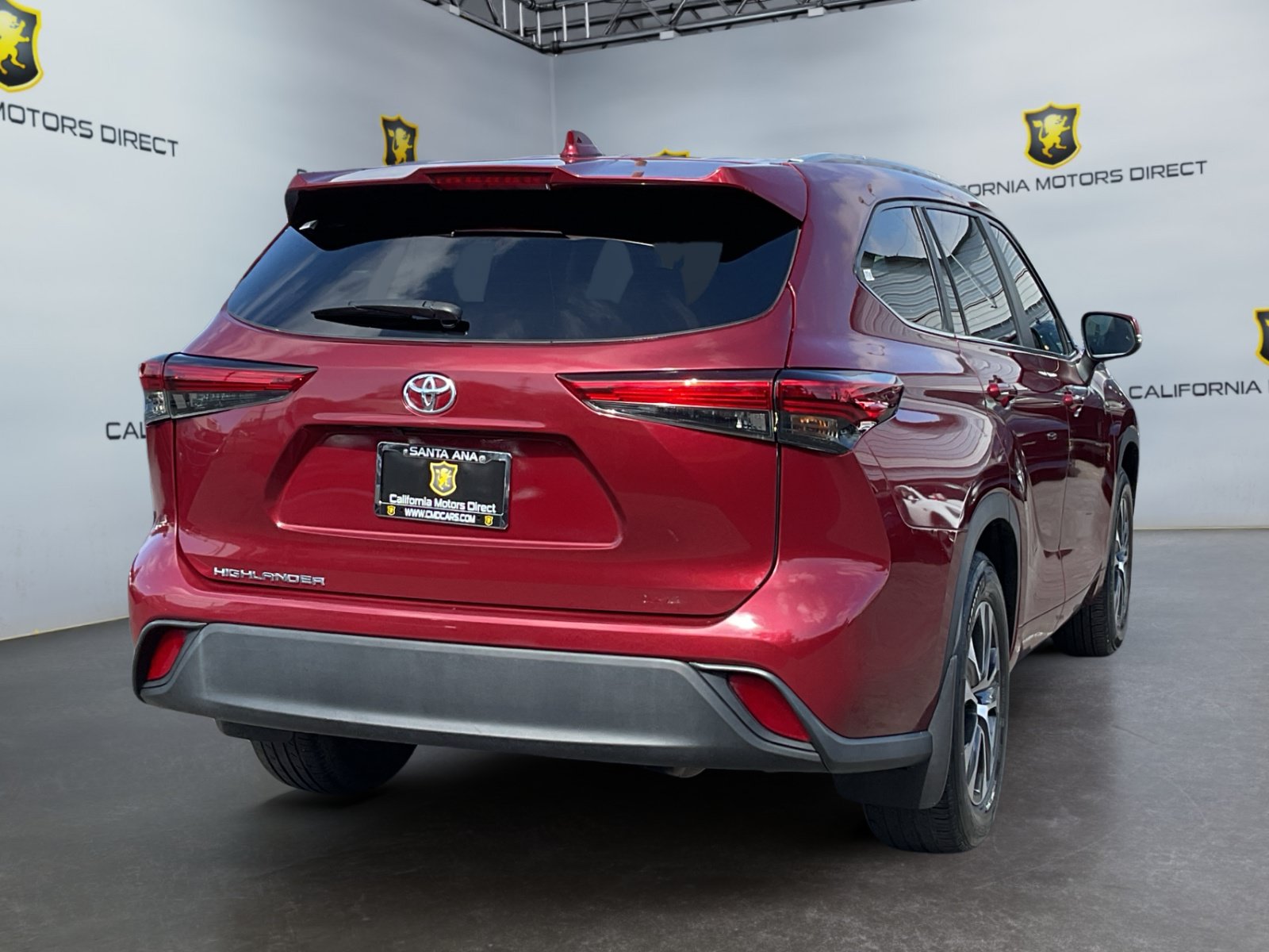 Used 2023 Toyota Highlander XLE FWD image 5