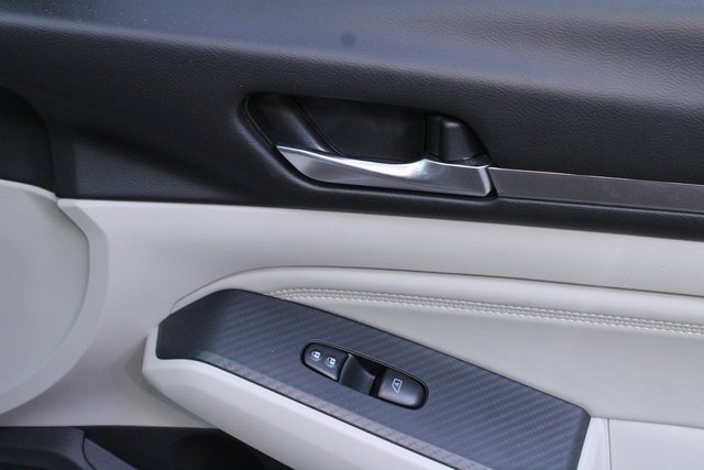 Used 2019 Nissan Altima 2.5 Platinum image 9