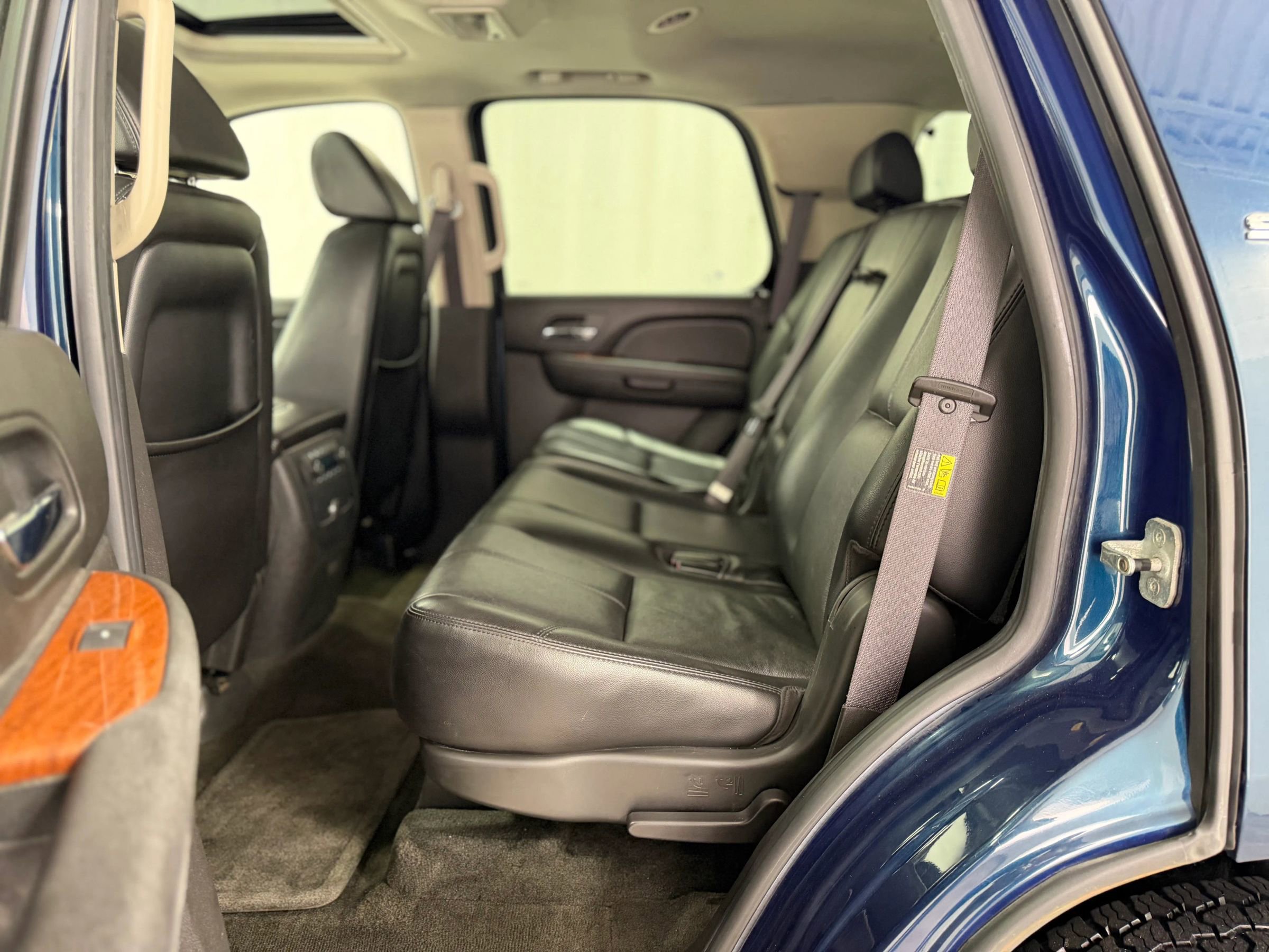 Used 2007 GMC Yukon SLT w/ SLT Preferred Equipment Group AWD/4WD image 34