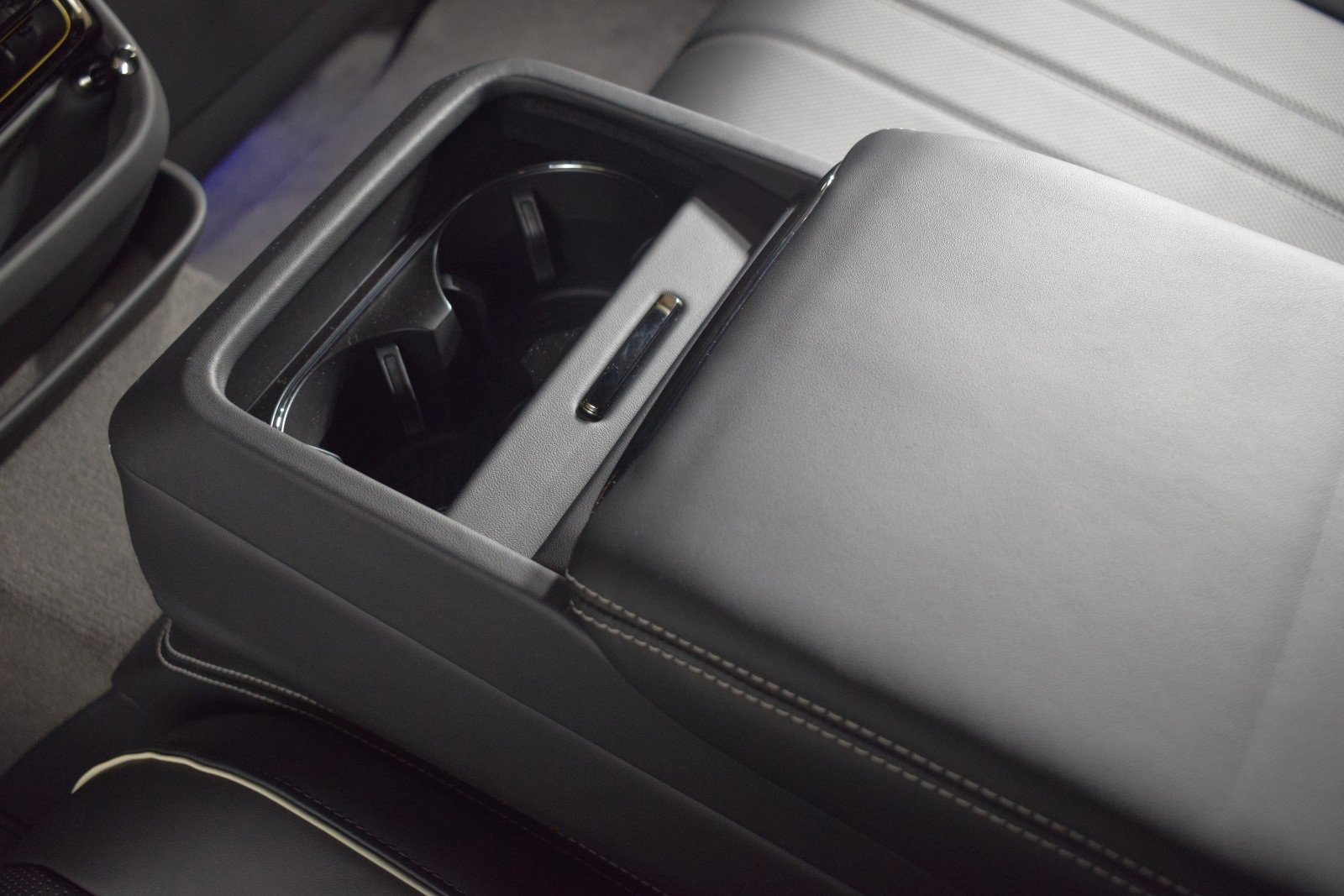 New 2026 Bentley Flying Spur Plug-In Hybrid image 23