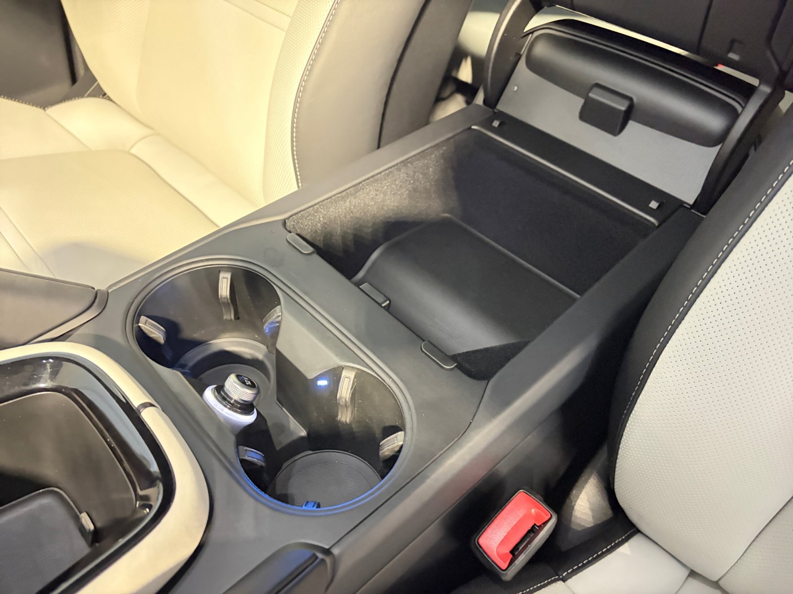 Certified 2026 Porsche Cayenne AWD/4WD image 35