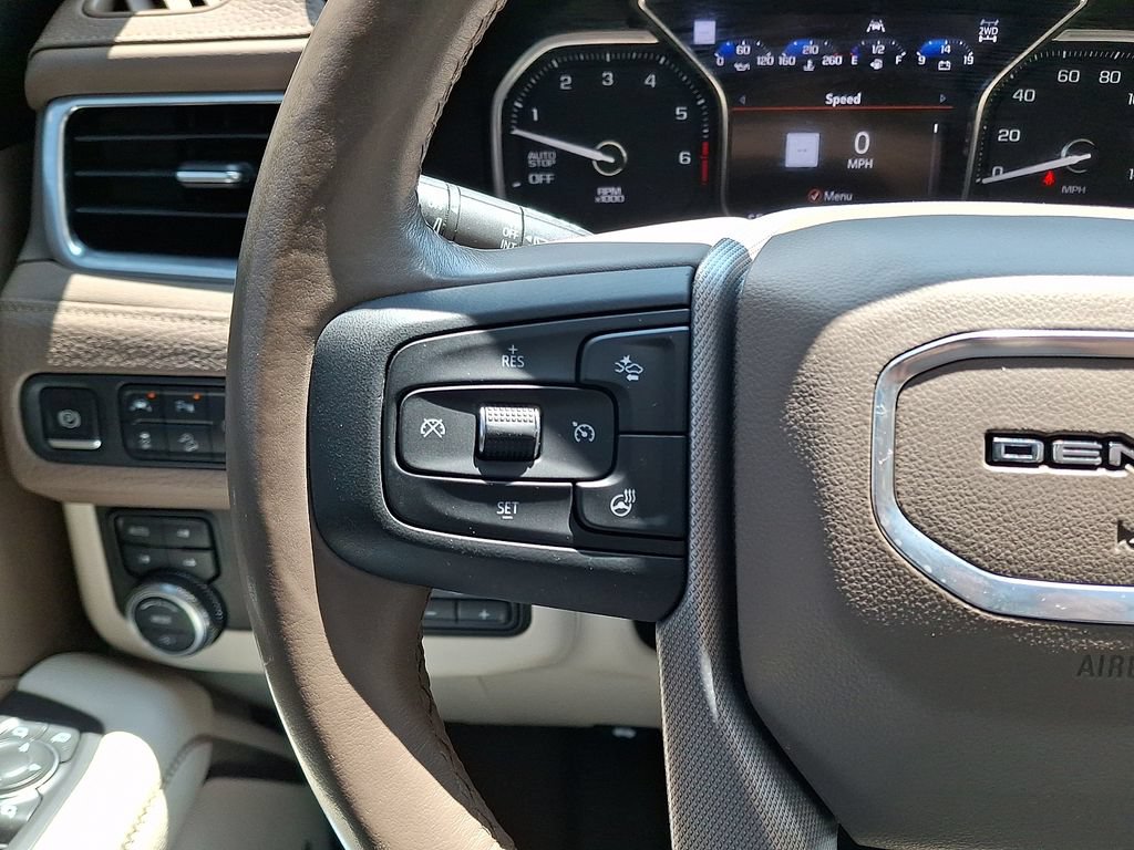 Used 2021 GMC Yukon Denali w/ Denali Ultimate Package AWD/4WD image 23