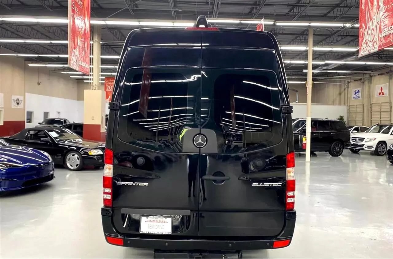 Used 2016 Mercedes-Benz Sprinter 2500 image 5