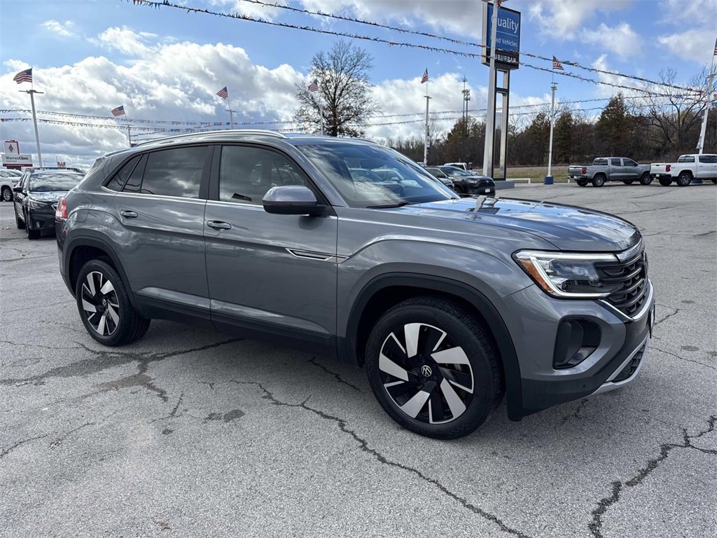 Used 2025 Volkswagen Atlas Cross Sport SE image 8
