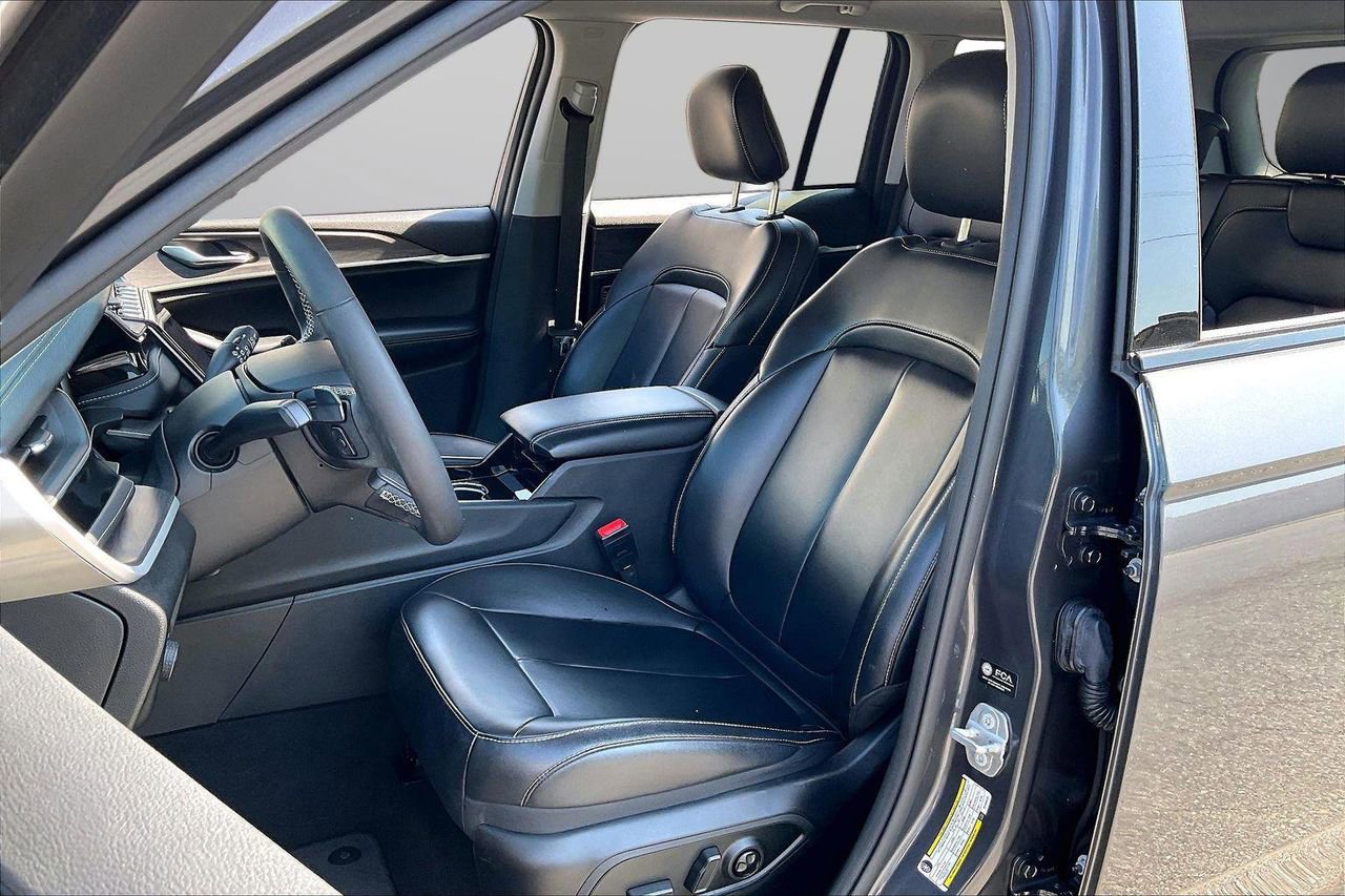 Certified 2023 Jeep Grand Cherokee 4WD 4xe image 23