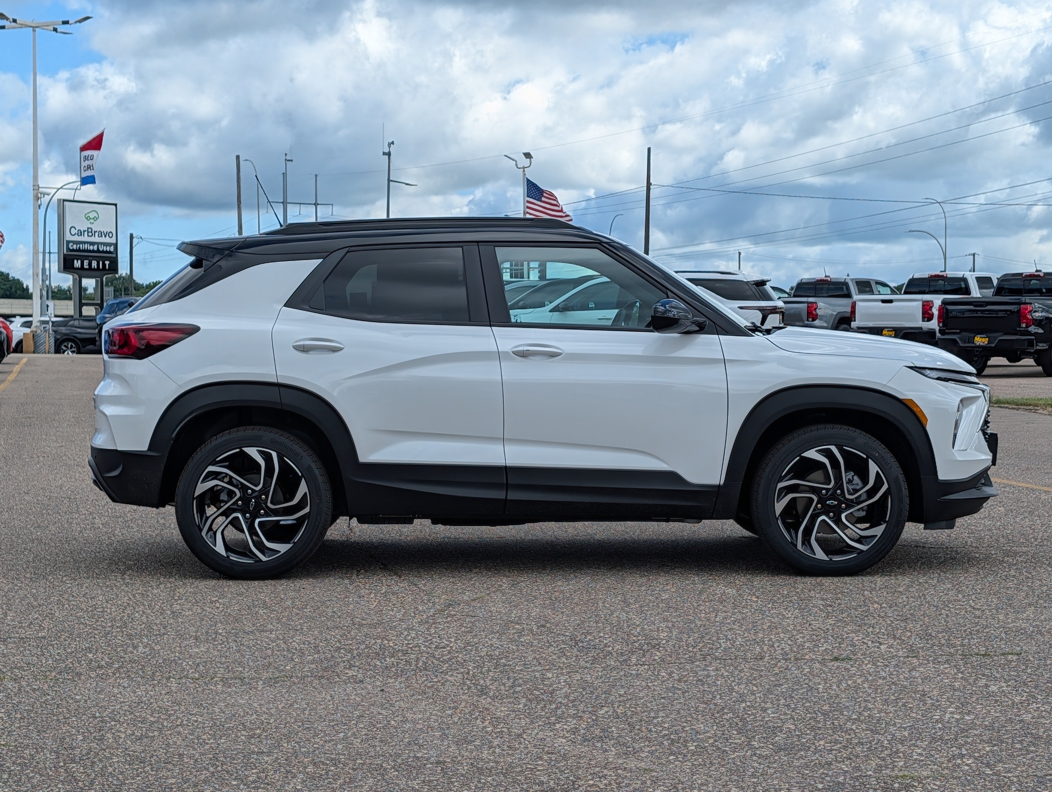 New 2026 Chevrolet TrailBlazer RS w/ Convenience Package AWD/4WD image 2