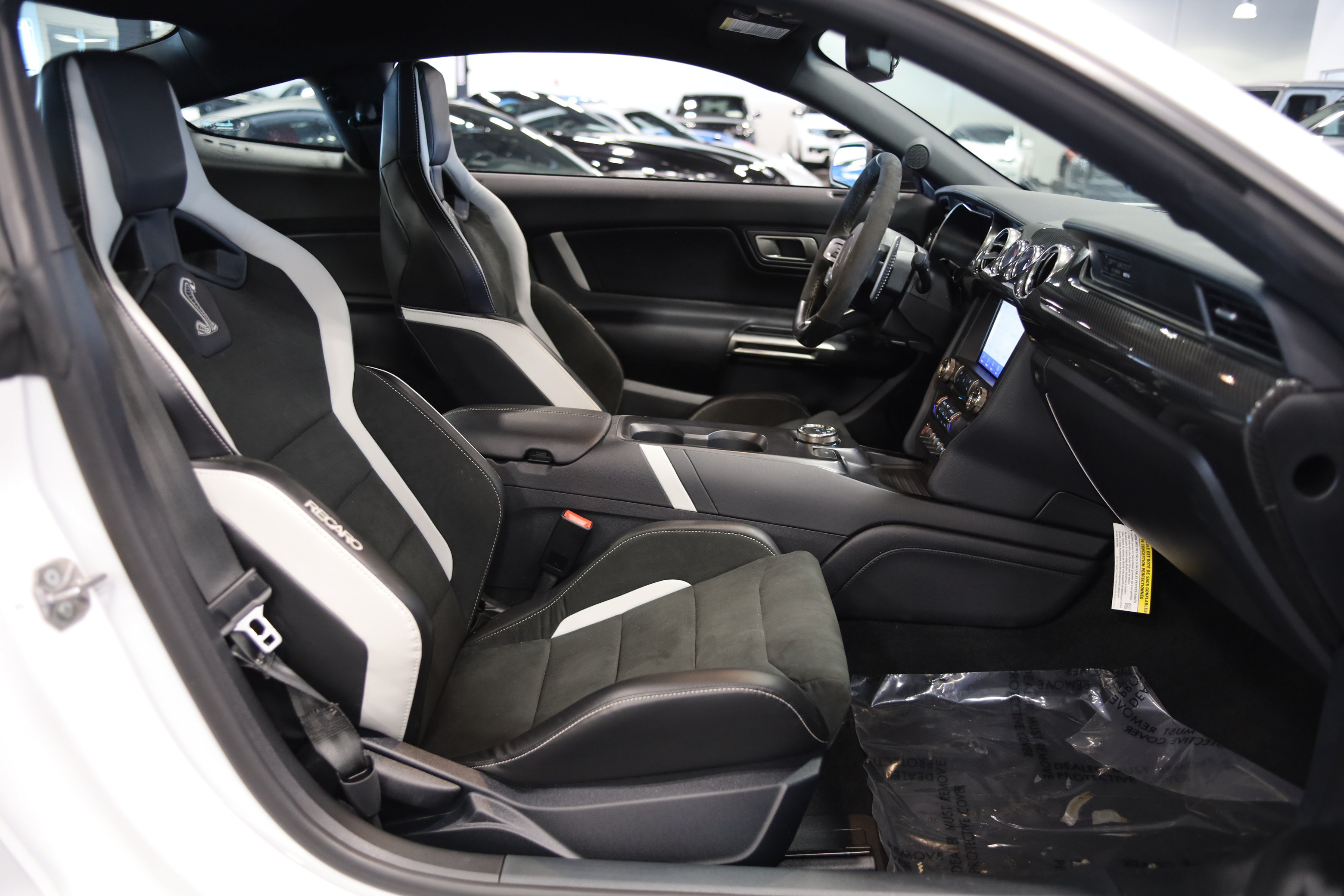 Used 2021 Ford Mustang Shelby GT500 w/ Carbon Fiber Track Pack RWD image 36