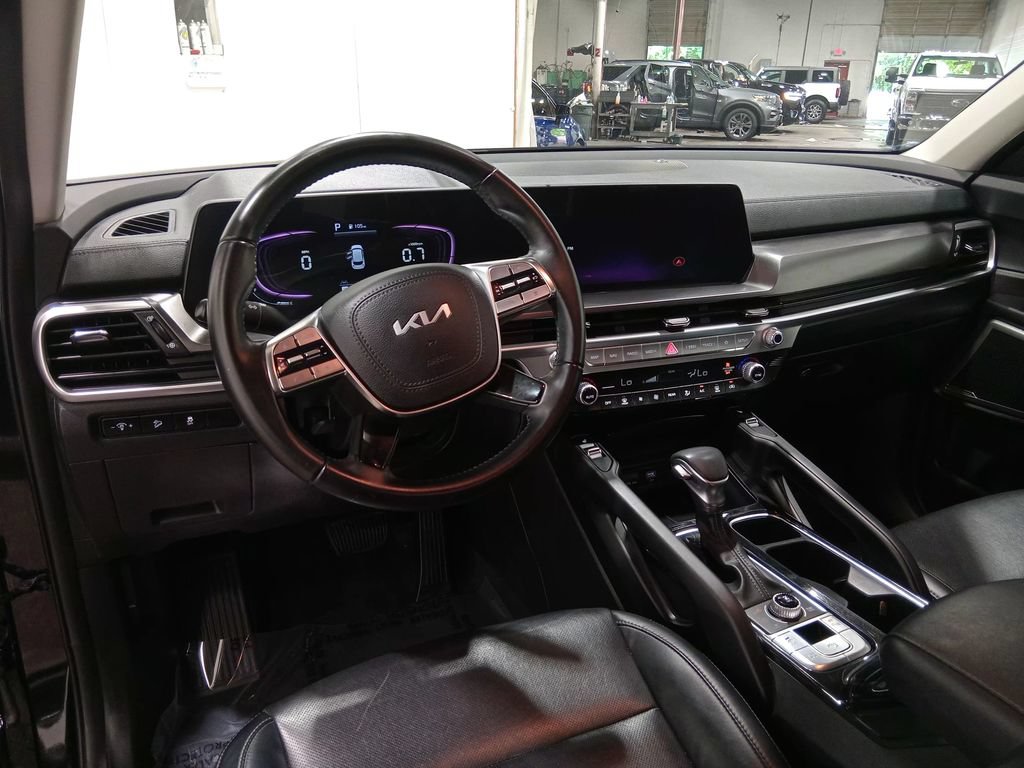 Used 2023 Kia Telluride S AWD/4WD image 15