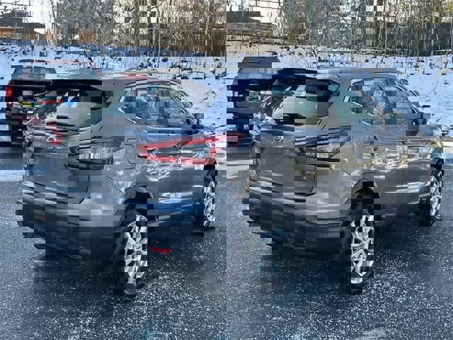 Used 2022 Nissan Rogue Sport S image 19