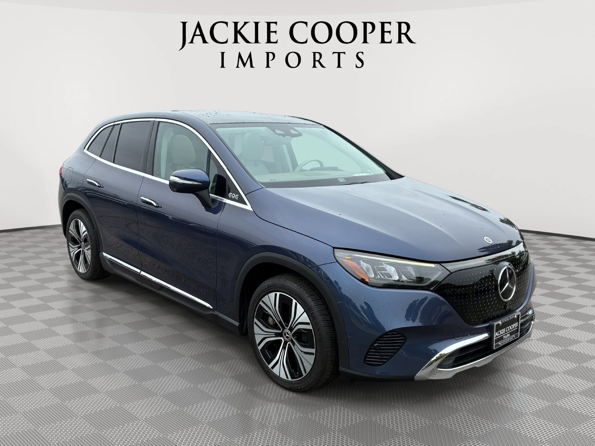 Used 2023 Mercedes-Benz EQE 350+ 4MATIC SUV w/ Exclusive Trim Package image 3