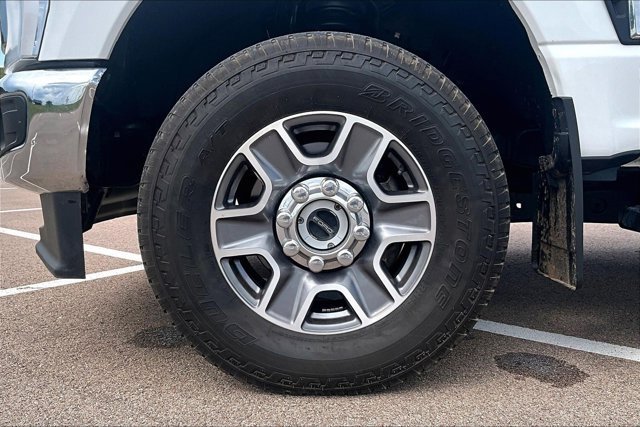 Used 2023 Ford F350 XLT w/ FX4 Off-Road Package AWD/4WD image 31