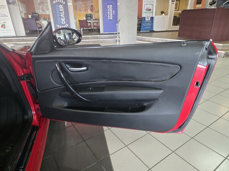 Used 2009 BMW 128i Convertible RWD image 11