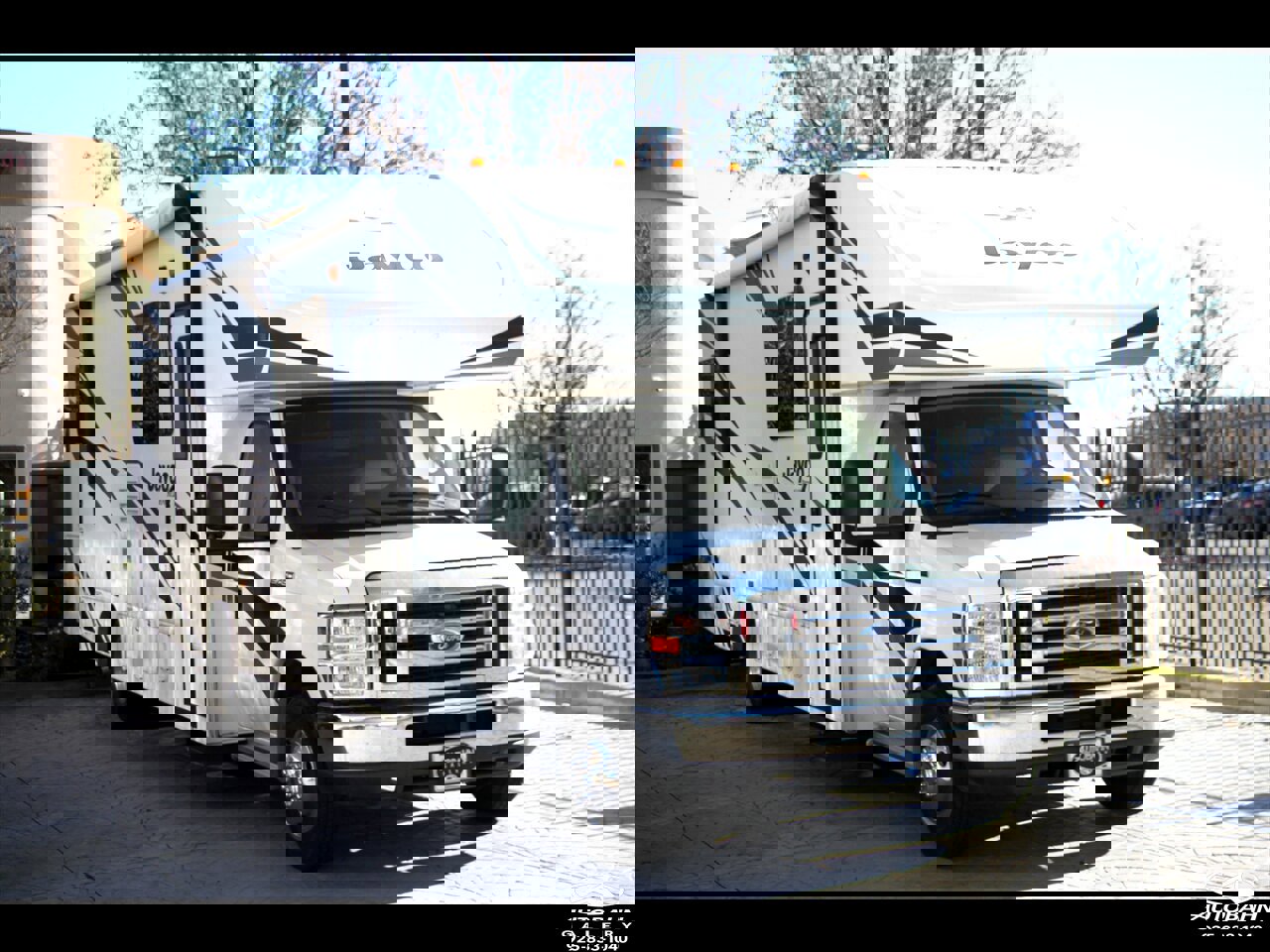 Used 2019 Ford E-450 and Econoline 450 Super Duty w/ Motorhome Prep Package image 3