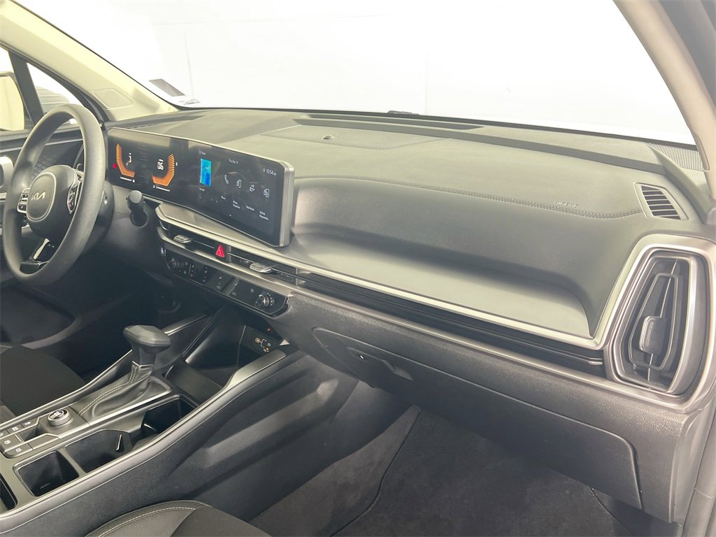 Certified 2024 Kia Sorento LX image 28