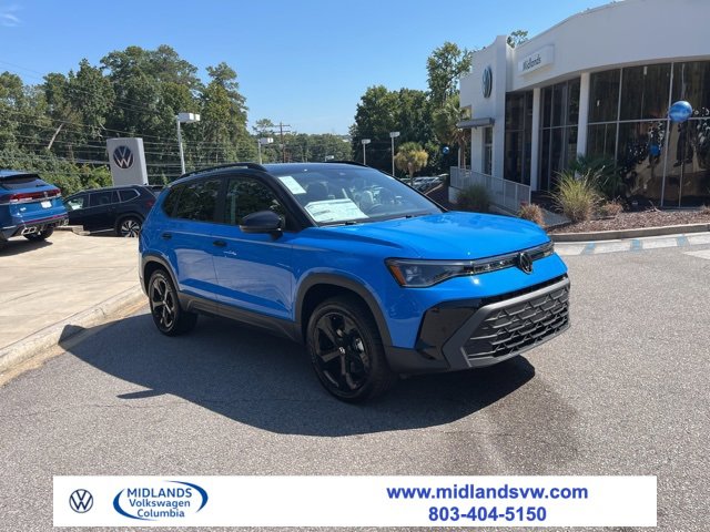 New 2025 Volkswagen Taos SE image 1